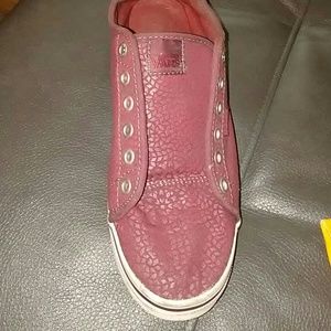 Burgundy Vans size 6